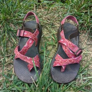 CHACOS women's 7.5 pink and brown